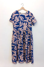 Load image into Gallery viewer, Daisy Viscose Dress - Papercut Floral (size M)
