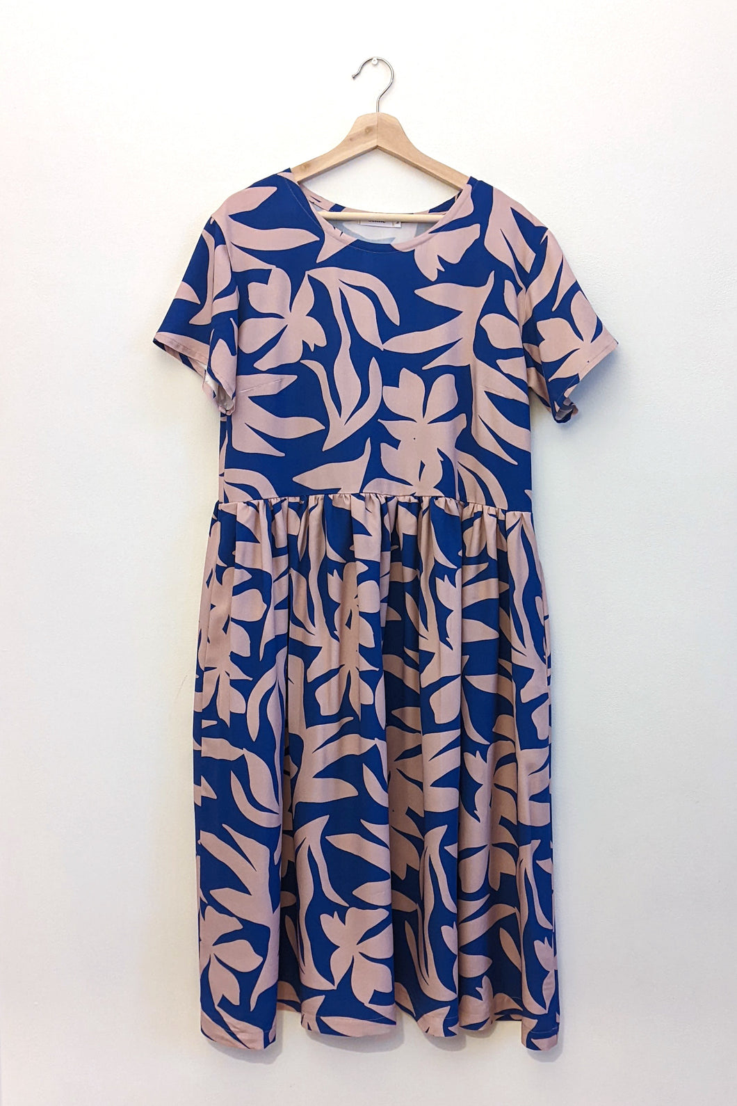 Daisy Viscose Dress - Papercut Floral (size M)